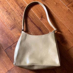 Cute small Liz Clairborn nude purse